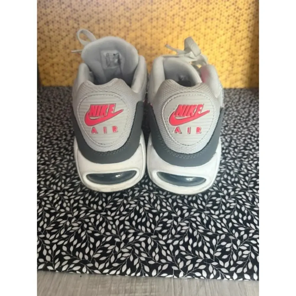 WOMEN'S NIKE AIR MAX GRAY/PINK SNEAKERS ) SIZE ) 8.5
